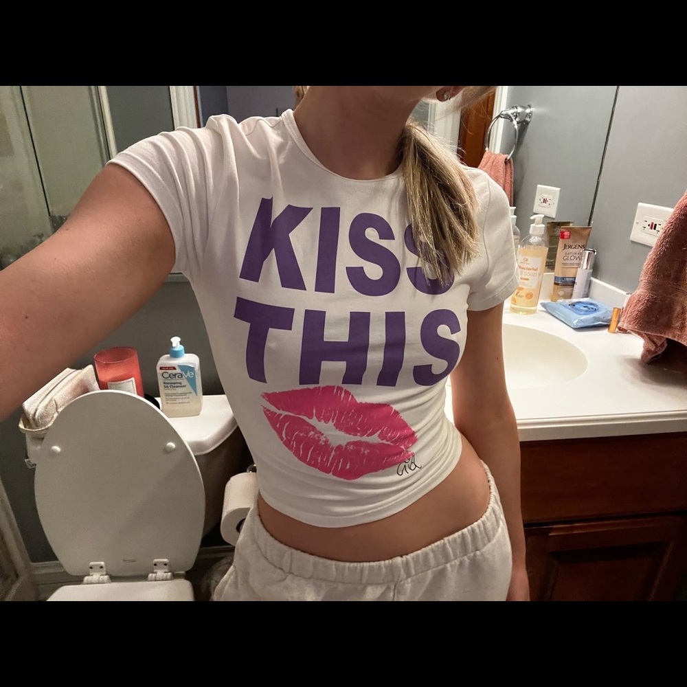 I am Gia graphic tee